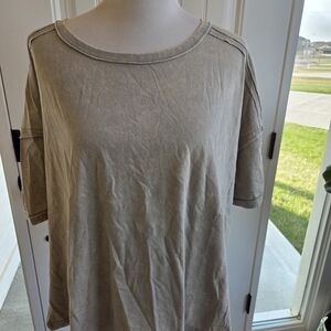 Zenana Outfitters Short Sleeve Tee in Taupe